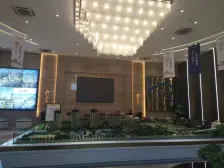 新小区正三房,视野开阔,近轨道。