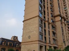 精装修带天然气交通便利........