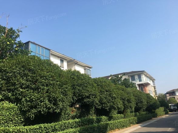 浪琴湾南昌市青山湖区北京东路2199号艾溪湖浪琴湾花园55栋01室