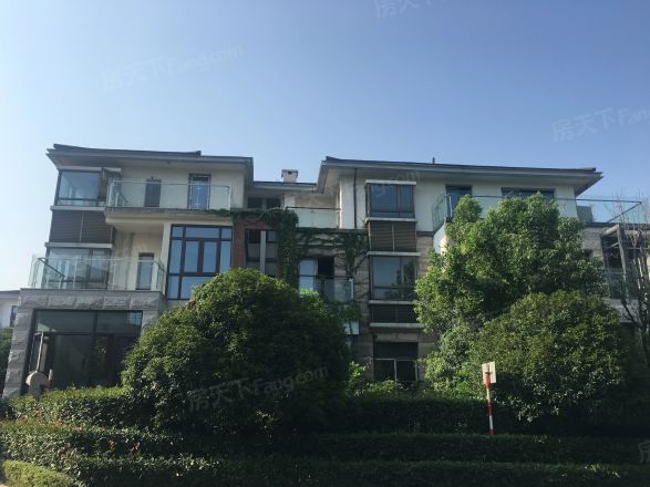 浪琴湾南昌市青山湖区北京东路2199号艾溪湖浪琴湾花园55栋01室