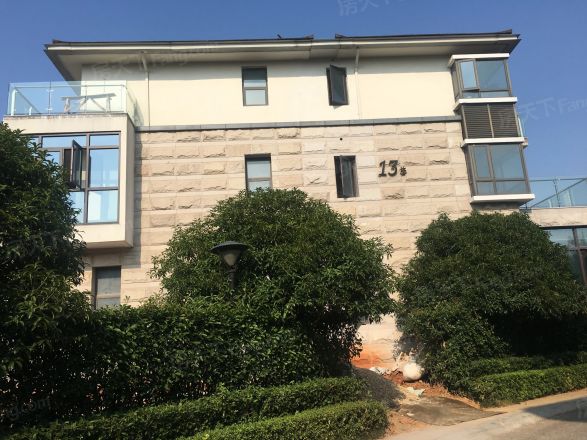 浪琴湾南昌市青山湖区北京东路2199号艾溪湖浪琴湾花园55栋01室