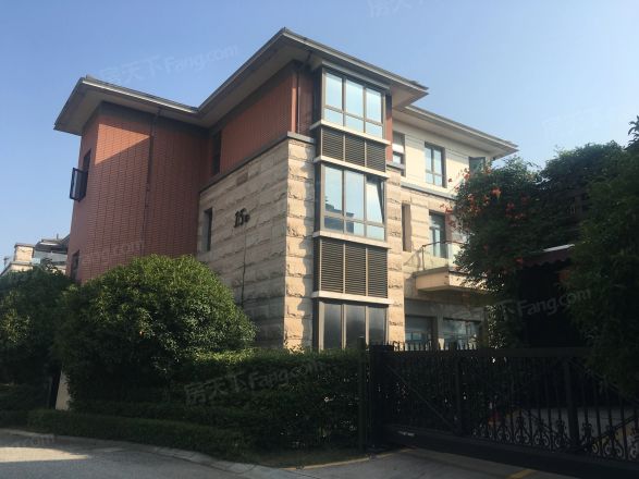 浪琴湾南昌市青山湖区北京东路2199号艾溪湖浪琴湾花园55栋01室