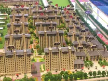 南北通透地上一层地下两层,有车库北侧是门市,有园。