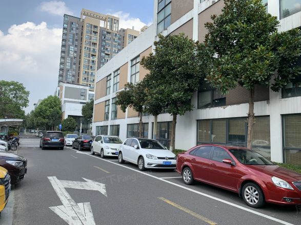 128国际公寓小区实景图