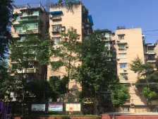 南坪商圈精装两房,出行方便,楼层合适