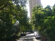 一年出一套,15平入户花园,得房率92%。3+1户型。