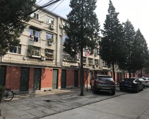 总政治部良乡干休所低楼层两居室。
