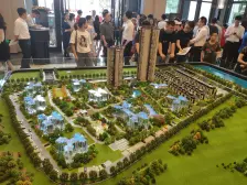 精装交付 小区物业服务好 环境优美