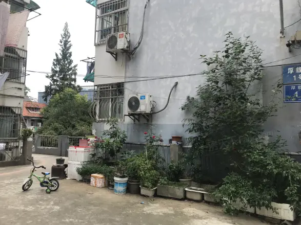 厚载村实景图