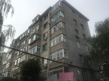 山庄街小两室户型,四楼,空气好,视野开阔