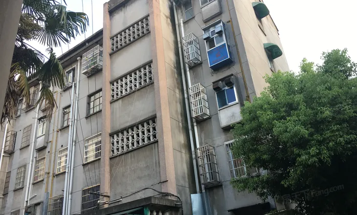 清潭新村2楼70平金装修,3室1厅1卫 南北通透交通便利拎包入住