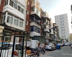 顺和里两室南北朝向有钥匙随时看房业主诚意出售