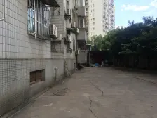 建*平西校,地*铁口+精装修+百联+中间楼层+满五