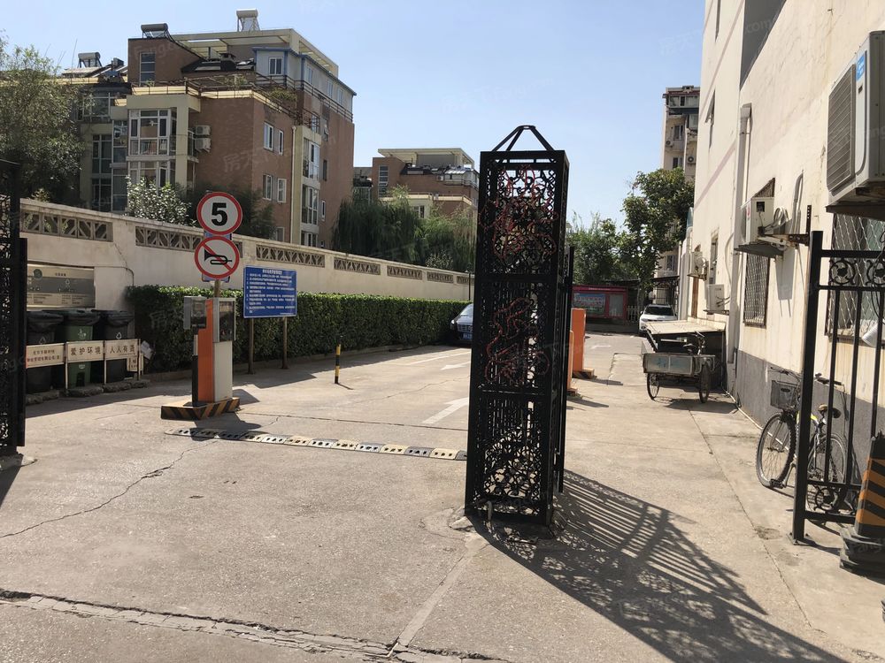 小区相关图