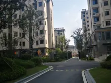 陆洪小镇 1室1厅 南 北