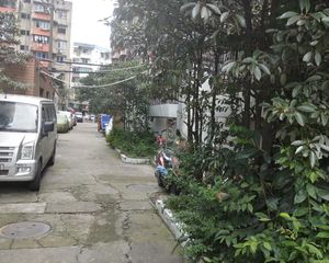 红牌楼北街6号2室1厅东南