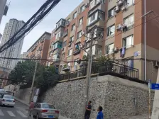 低楼层 桃源市场后身 有坡 小面积看房方便