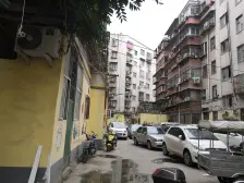 中原东路医学院地铁口2000年二层小户型。