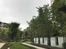 小户型,总价低,户型方正,小区中庭大,视野开阔。