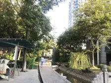 何山路散盘,正气三房出售,位置好,出行便利