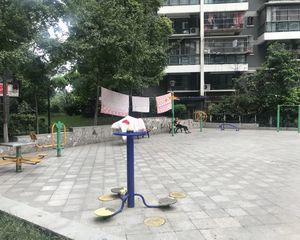 清水河畔2室2厅东南