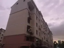 新上 康佳花园一区 小户带阁楼 四房两卫 位置安静 可谈