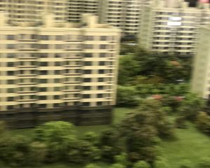万润城 一层 三室 南北通 带小院