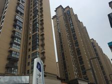 新城吾悦广场3室2厅西南