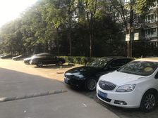 商满五唯一,板楼户型,落地阳台精装修,近地铁采光视