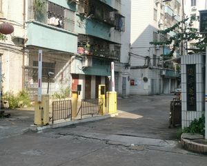 大良北区本原梁开步梯中楼层装修比较新各付各税