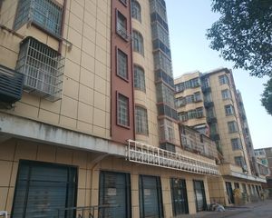 水景名居,户型通透二房,中间楼层