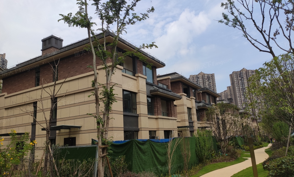 联排端户 必看好房 房源保真,重庆渝北照母山象屿两江御府二手房 三室