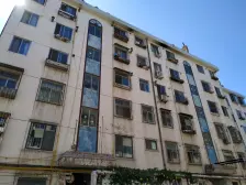 北一路振华量贩,生活便利,公交大企业班车都经过。