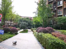 地铁口 精装修正三房 拎包入住