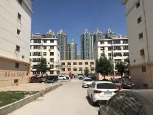 此房是120平的三居室,一梯两户,公摊小 随时看房