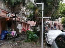 内环边+中间4楼+精装修20万拎包入住+交通方便