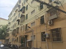 国定路600弄 一梯三户 全明户型 中间楼层 停车方便