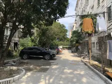 新出非顶楼边套全明两房 小房间两个窗户亮堂通风 不靠马路