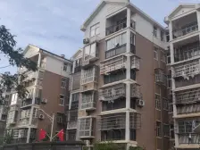 青岚嘉园 南北通透,采光好 装修好,环镜优美 视野好,诚心出售