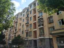 电梯房+南北通+位置安静+精装修+前后无遮挡视野好