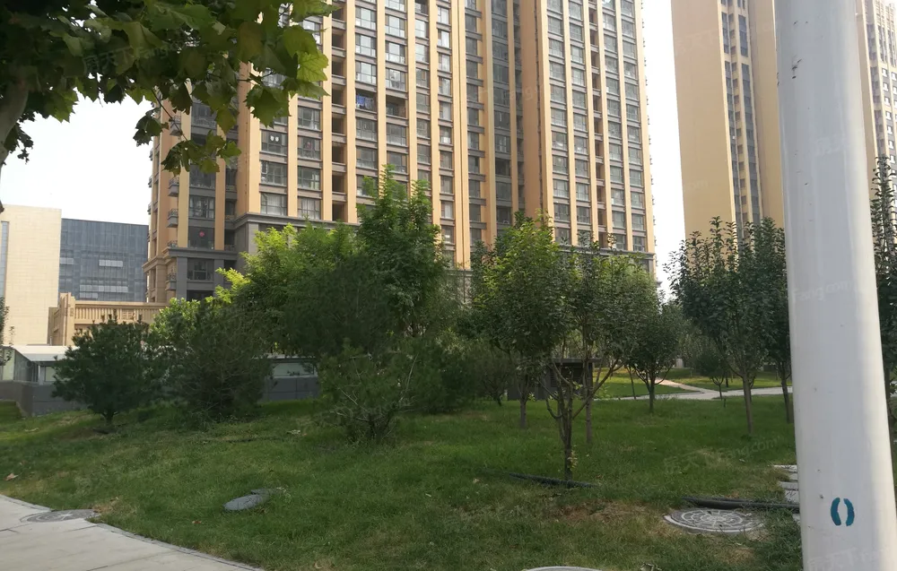 天海容天下 同祥城旁 紫林湾132平151万 自带x学幼儿园