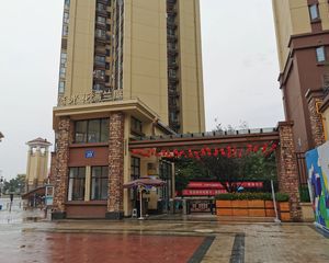 蓝光花满庭三期南区2室1厅南