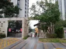 轻轨3号线观月站旁 精装大两室 随时可看