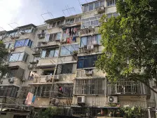 潍坊八村就1份,标准客厅,方便看房,自住保养到位