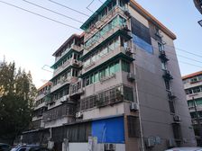 小区中心位置,主卧朝南,得房率高,采光充足