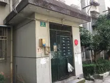 总高五楼的电梯房,次新小区,精装修,2020年新房龄