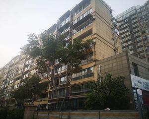 此房满五,两房朝南,配套设施齐全,交通便利!