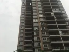 照母山下精装三房,业主住家装修,小区环境好