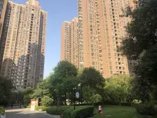 产权清晰,自住精装修,诚心出售,户型方正