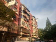 1990年房龄,三号线近地铁,中间楼层南北通两房,无遮挡